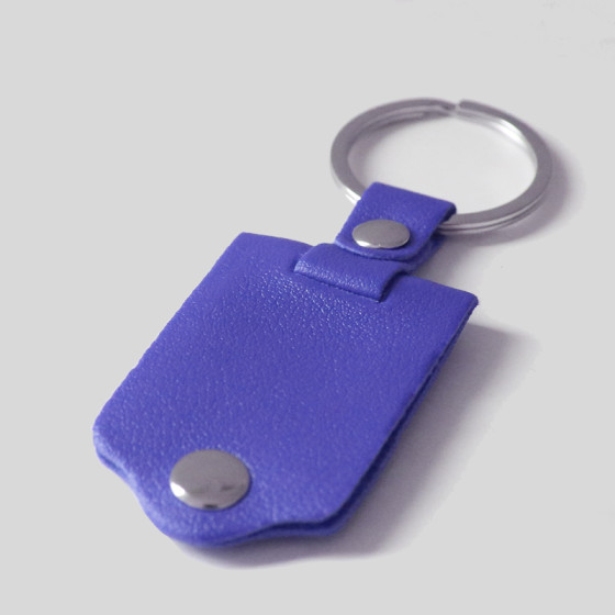 Leather key ring with aluminum insert